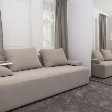- Centrum Apartment *